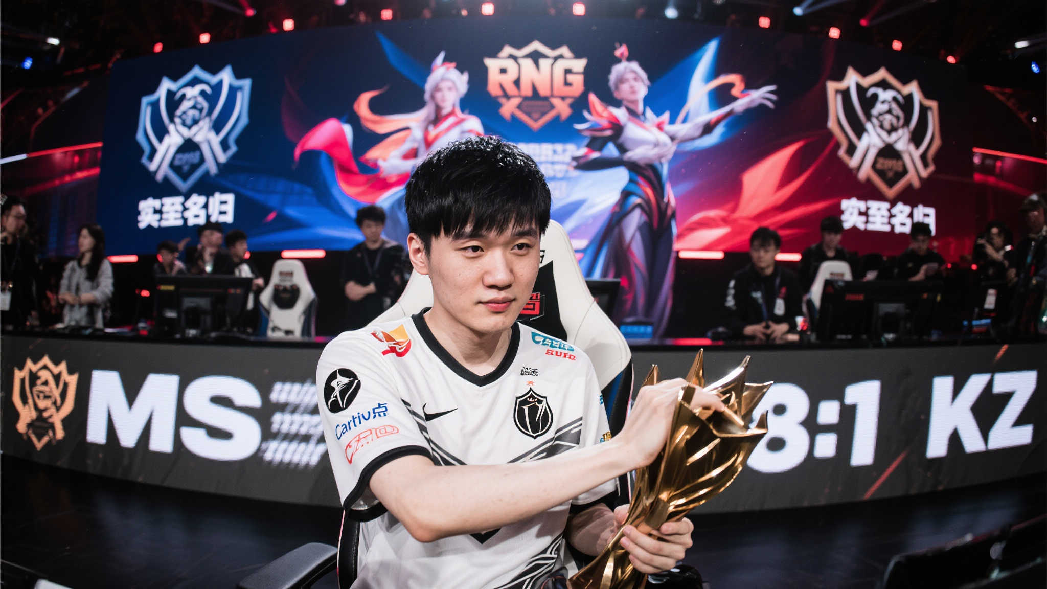 小虎发声致敬Uzi入选名人堂：小枣实至名归，恭喜！